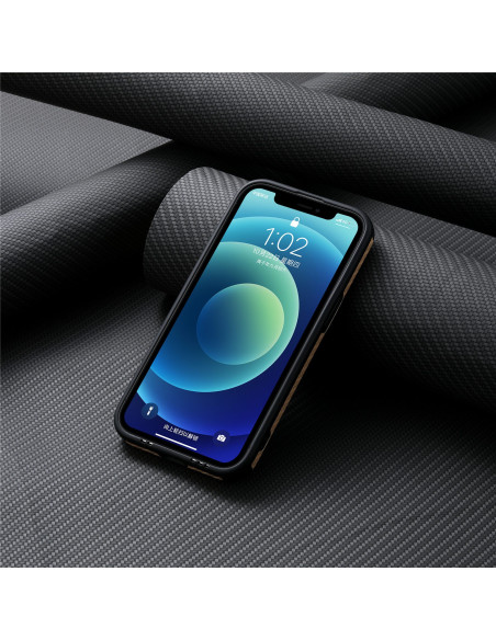 iPhone 13 Pro Max i stöttåligt skal med magnetisk korthållare, visad framifrån på en texturerad yta