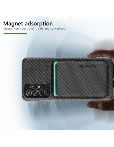Samsung A32 4G skal med magnetisk korthållare, hålls i hand med fokus på korthållarens funktion