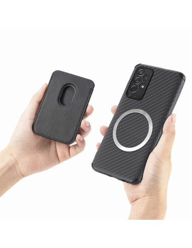 Samsung A32 4G skal med magnetisk korthållare, hålls i hand med fokus på korthållarens design och material