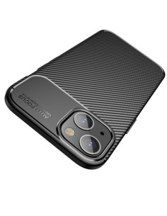 Slimmat FullCarbon V4 skal för iPhone 14 Plus, visat från sidan med kol-finish 2