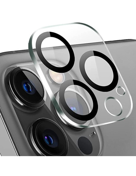 Närbild av transparent linsskydd för iPhone 12 Pro med fokus på kamerautskärning