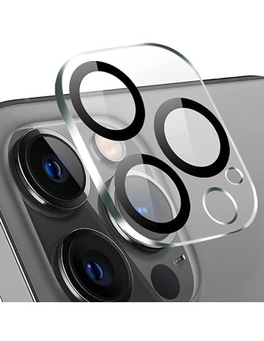 Närbild av linsskydd för iPhone 13 Pro Max, visar perfekt passform över kamerorna