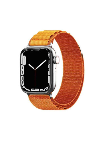 Orange nylonarmband för Apple Watch 38/40/41mm, monterat på klocka med svart urtavla