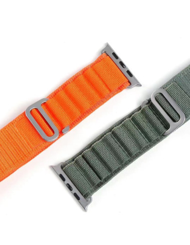 Närbild av orange och grön nylonarmband för Apple Watch 38/40/41mm med metallspännen