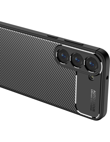 Detaljvy av Samsung S23 Plus skal i svart fullcarbon med tre kamerautskärningar