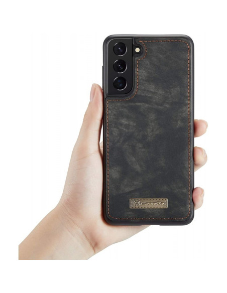 Svart plånboksfodral för Samsung S23 Plus hålls i handen, med synlig baksida och kameraöppning