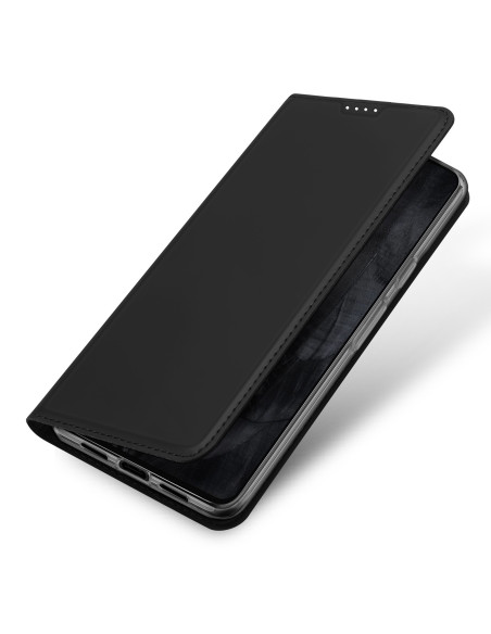 Framsidan av svart Flipfodral Skin Pro för Google Pixel 8 Pro med stängd lock