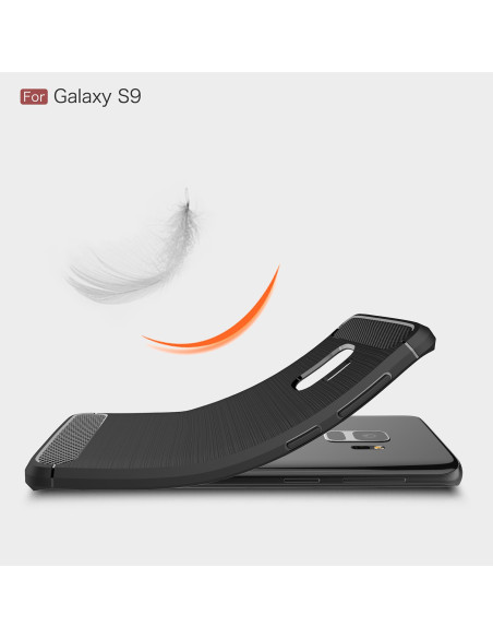 SlimCarbon-skalet för Samsung S9 i svart, visat från sidan med böjd design