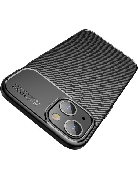 iPhone 15 FullCarbon V4-skal sedd snett framifrån med fokus på kamerautskärning