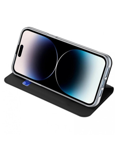 Svart Flipfodral Skin Pro för iPhone 15 Pro Max, stängt med kortfack synligt