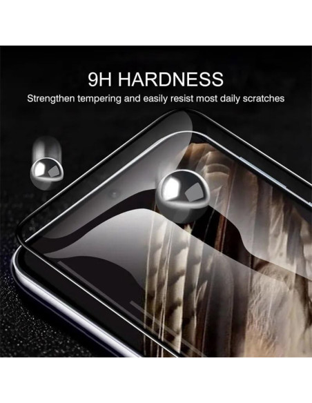 Närbild av härdat glas för Google Pixel Fold som visar 9H hårdhet och repmotstånd