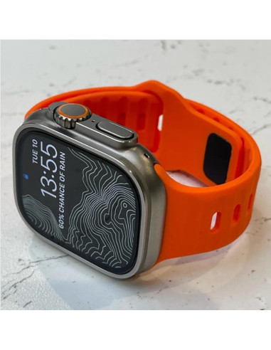 Ljusgrått Titan's Grip armband sett från sidan på en Apple Watch med aktivitetsdisplay
