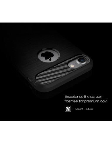 SlimCarbon-skal för iPhone 7 i svart med kolfiberlook och öppning för kamera