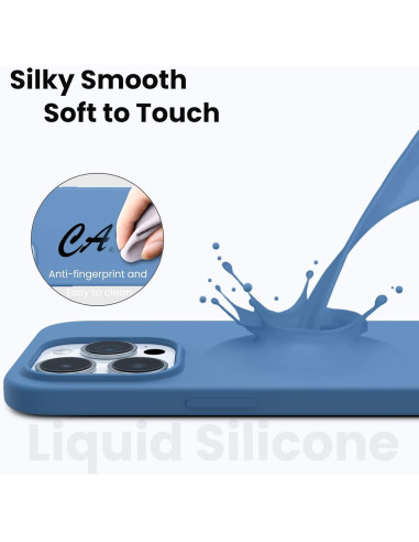 Detaljvy av blått gummiskal för iPhone 15 Pro med fokus på ytan och textur
