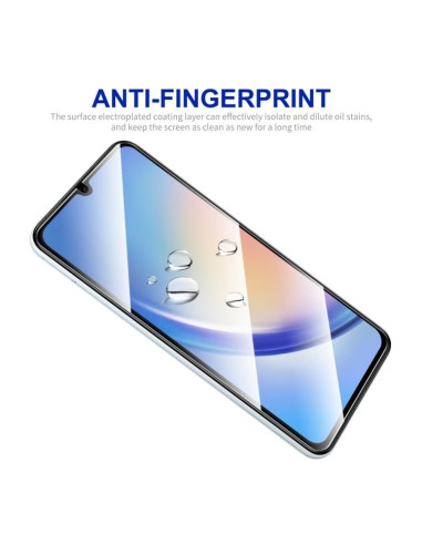 Samsung A35 5G härdat glas med anti-fingeravtryck, visat snett ovanifrån med vattendroppar på ytan