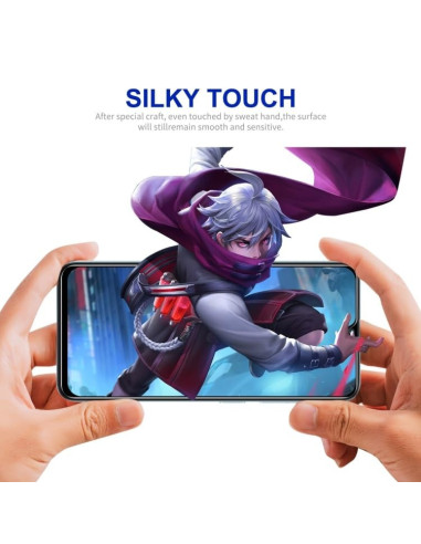 Samsung A35 5G härdat glas med silkeslen yta, visat med en hand som håller telefonen i spelvy