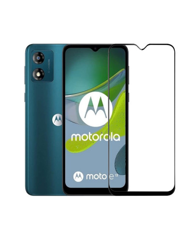 Motorola Moto E13 med härdat glas från sidan, visar skärmskyddets design och passform