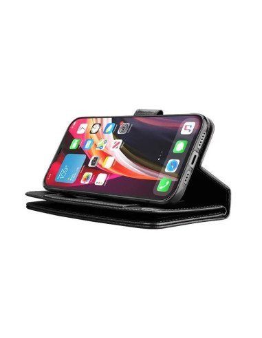 Svart plånboksfodral för iPhone 15 Pro, öppet med telefon och skärm synlig
